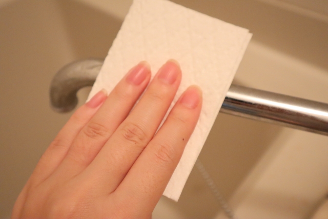 風呂の湯垢や水垢の落とし方はどうしてる 何を使ったらいいの White Apple Life